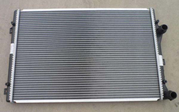 洗車上的鋁型材散熱器上的孔間距設計應該注重的事項